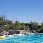 펜션 A L'ombre Du Chene Piscine & Eden En Cevennes A Gard *